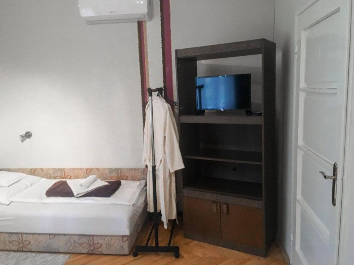 Tompos Vendeghaz Es Pince Hotell Villány Eksteriør bilde