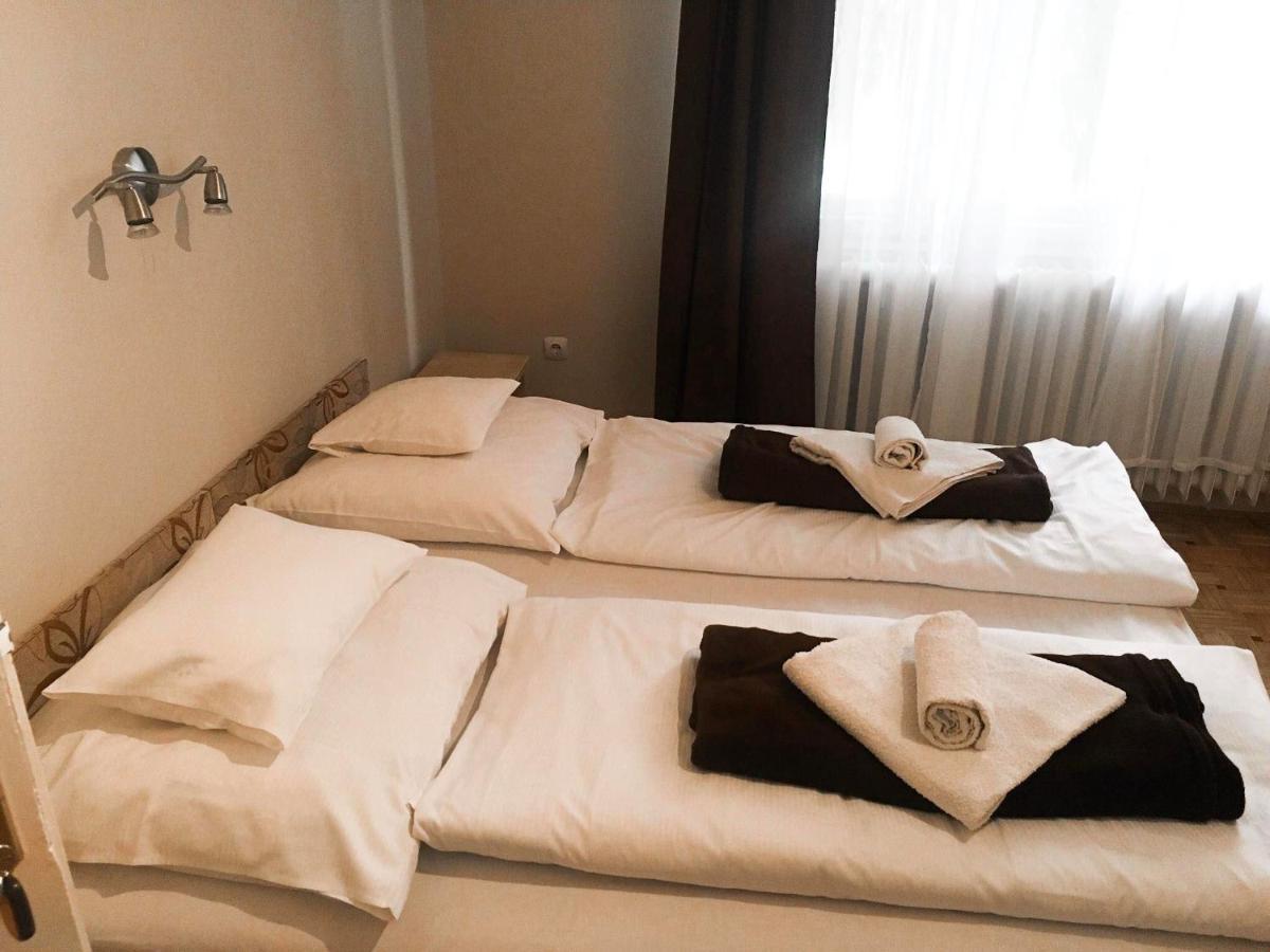 Tompos Vendeghaz Es Pince Hotell Villány Eksteriør bilde