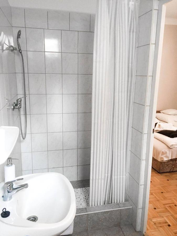 Tompos Vendeghaz Es Pince Hotell Villány Eksteriør bilde