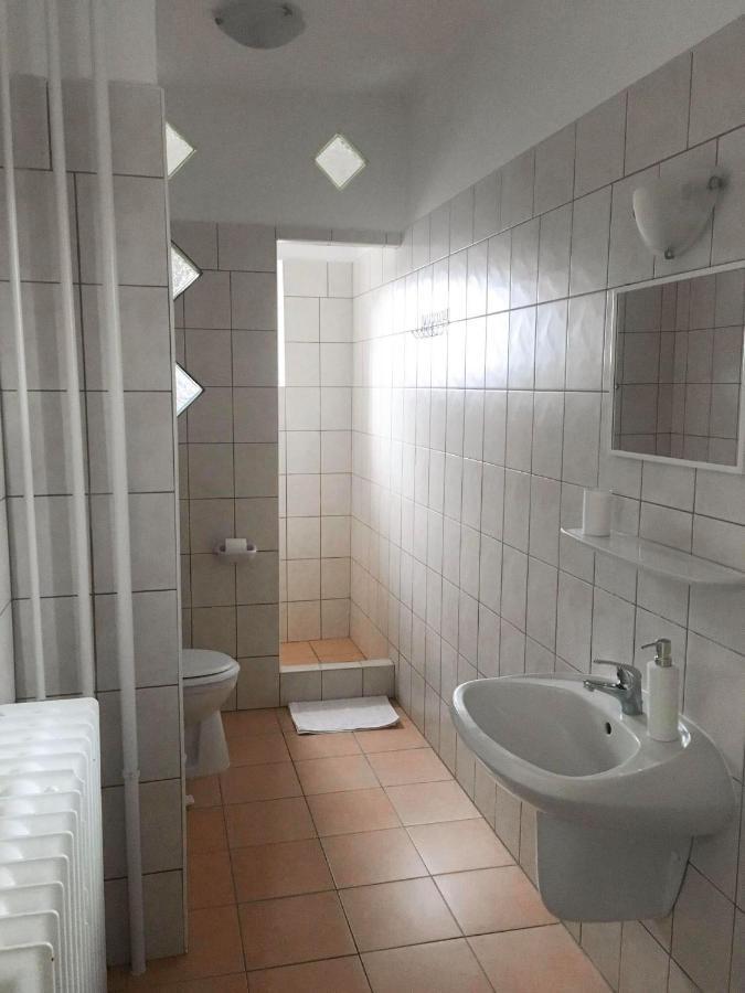Tompos Vendeghaz Es Pince Hotell Villány Eksteriør bilde