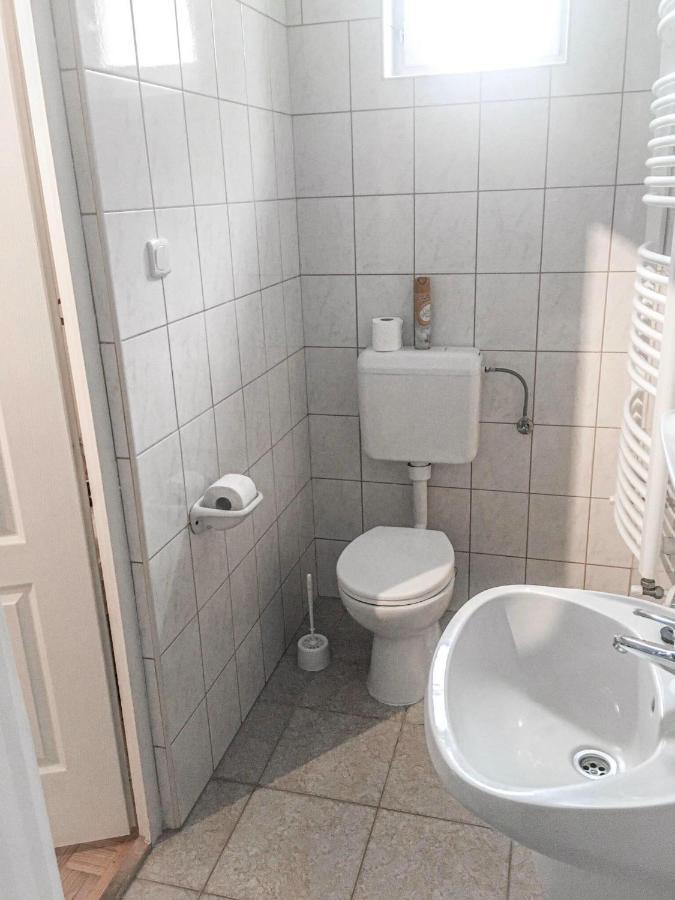 Tompos Vendeghaz Es Pince Hotell Villány Eksteriør bilde