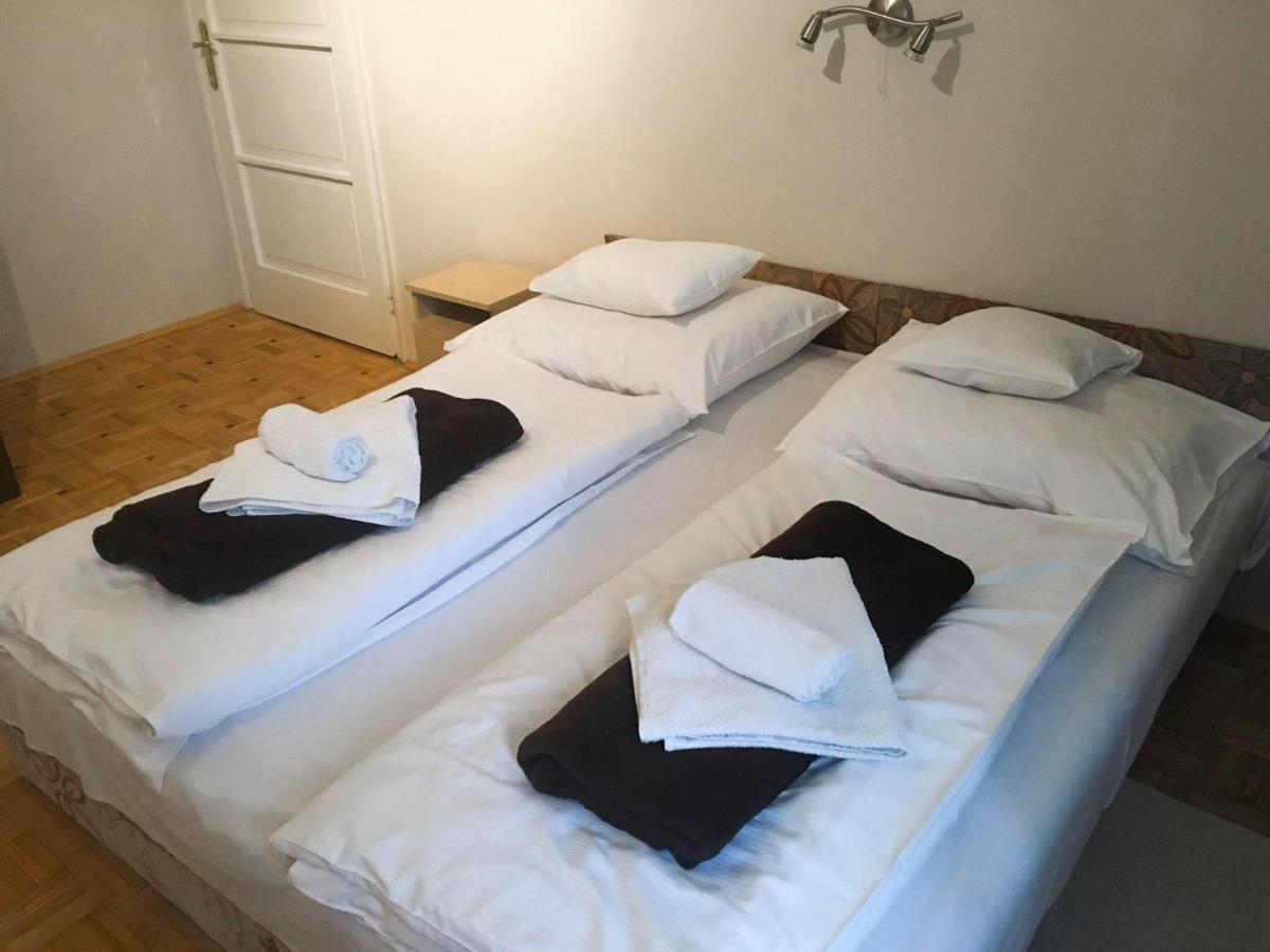 Tompos Vendeghaz Es Pince Hotell Villány Eksteriør bilde